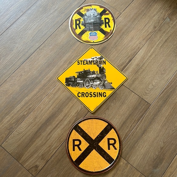 3 metal railroad signs! New! - Picture 1 of 4